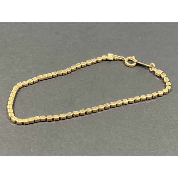 Vintage Avon Petite Delicate Rhinestone Tennis Bracelet Gold Tone 7.5” - Picture 5 of 7